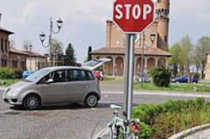 [Scontro auto-bici, 59enne grave]