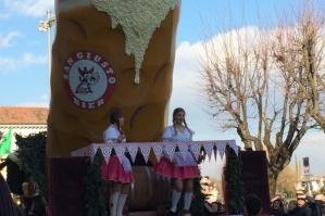 [Grande festa a Concordia per la sfilata di Carnevale]