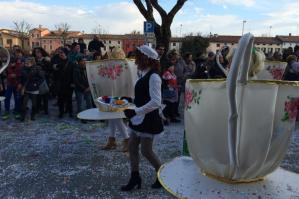 [Grande festa a Concordia per la sfilata di Carnevale]