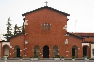 [Folla di pellegrini per l'apertura della Porta santa al Santuario di Fatima]