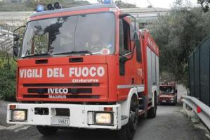 [Incendio in un'abitazione in via Liguria, le fiamme invadono la cucina]