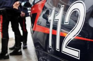[Minaccia di gettarsi dal balcone, salvato dai carabinieri]