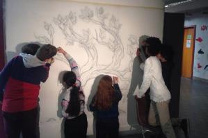 [IV Novembre, la classe 5^C regala un murale alla scuola]
