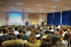 [Andrea Devicenzi all’ISIS “Luzzatto” per la seconda volta con “Progetto 22”]