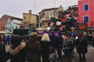 [Ancora Carnevale a Caorle con la sfilata notturna]