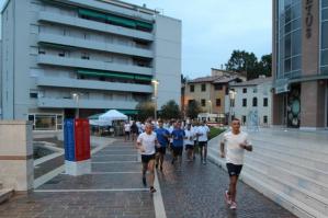 [L’esercito corre con i cittadini]