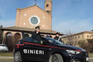 [Perquisito in casa, cerca di gettare la droga nel wc: 23enne arrestato]