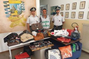 [Contraffazione: sequestrati 1.800 prodotti irregolari a Jesolo]