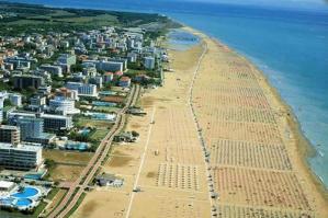 [“Bibione spiaggia senza fumo”: in autunno una giornata studi in Senato ]