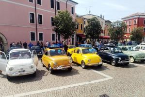 [A Portogruaro il raduno delle Fiat 500 Club Italia]