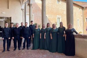 [“Under His Shadow”, un viaggio tra il Seicento e Novecento della musica sacra vocale a cappella]