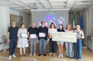 [Caorle: 9.000 euro donati all’Associazione ABC Burlo dopo lo spettacolo “A Child is Born – Time”]