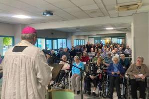 [Giubileo dei nonni: il vescovo Pellegrini in visita alla residenza per anziani âFrancesconâ]