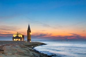 [Caorle, vacanze al femminile: la città si riscopre meta ideale per donne e famiglie]