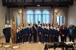 [Bronzo mondiale del pattinaggio artistico: gli atleti premiati in Municipio]