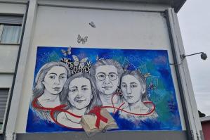 [Inaugurato alla “Pascoli” il murale dedicato a quattro donne simbolo contro la violenza]
