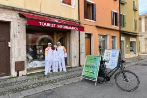 [ La Fiaccola Olimpica a Portogruaro: emozione e coinvolgimento accompagnano il viaggio verso Milano-Cortina 2026! ]