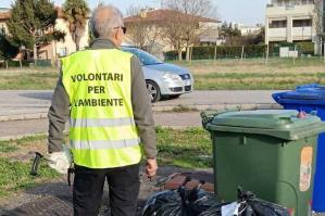 [Pulizia del territorio: il comune sostiene l'operato dei volontari per l'ambiente del CAI di Portogruaro]