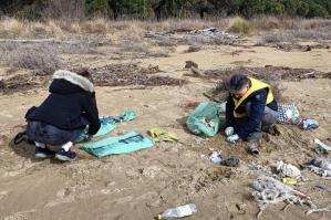 [Mozziconi in spiaggia, l’emergenza silenziosa: due appuntamenti a Caorle per fare la differenza]