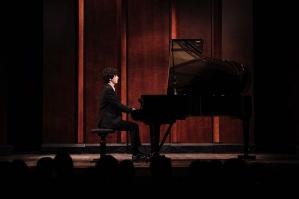 [Giovani talenti e grandi compositori: successo per L'Età dell'Oro del Pianoforte]