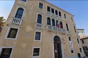 [Il giardino della Biblioteca si anima nelle serate di luglio: due rassegne di musica, cinema, spettacoli e teatro]