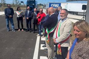 [Inaugurate le due aree di sosta per i mezzi pesanti a Fratta Nord e Sud. Intervento strategico nel tratto tra Portogruaro e Latisana dell'A4]